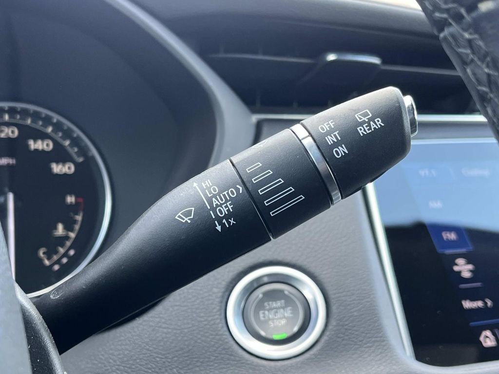 Used 2023 Cadillac XT4 Premium Luxury w/ Enhanced Visibility Package image 32