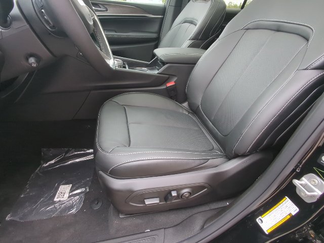 New 2027 Jeep Grand Cherokee Limited AWD/4WD image 10