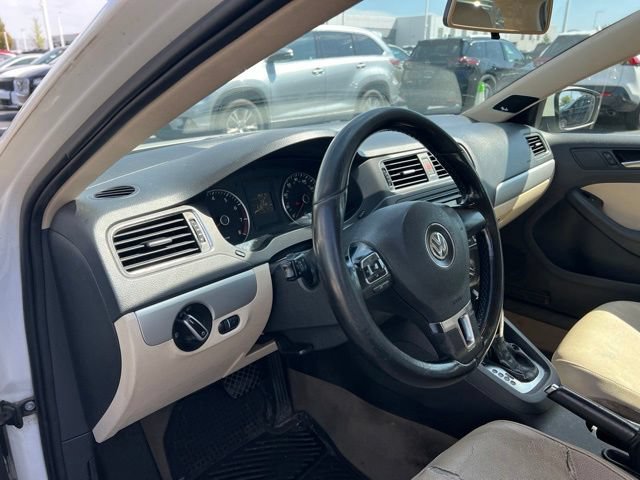 Used 2012 Volkswagen Jetta SEL FWD image 9