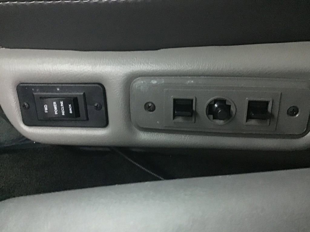 Used 2020 GMC Savana 2500 Extended w/ Enhanced Convenience Package image 27