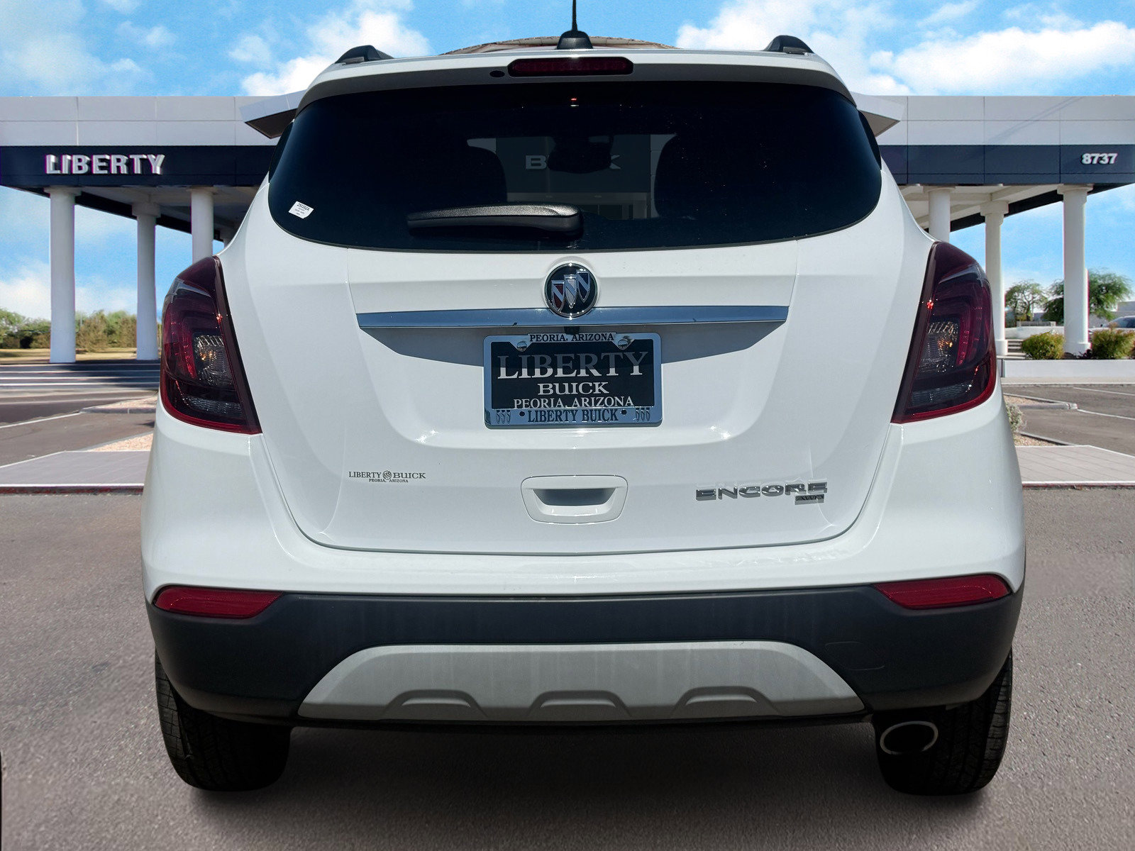 Used 2022 Buick Encore Preferred w/ Safety Package image 4