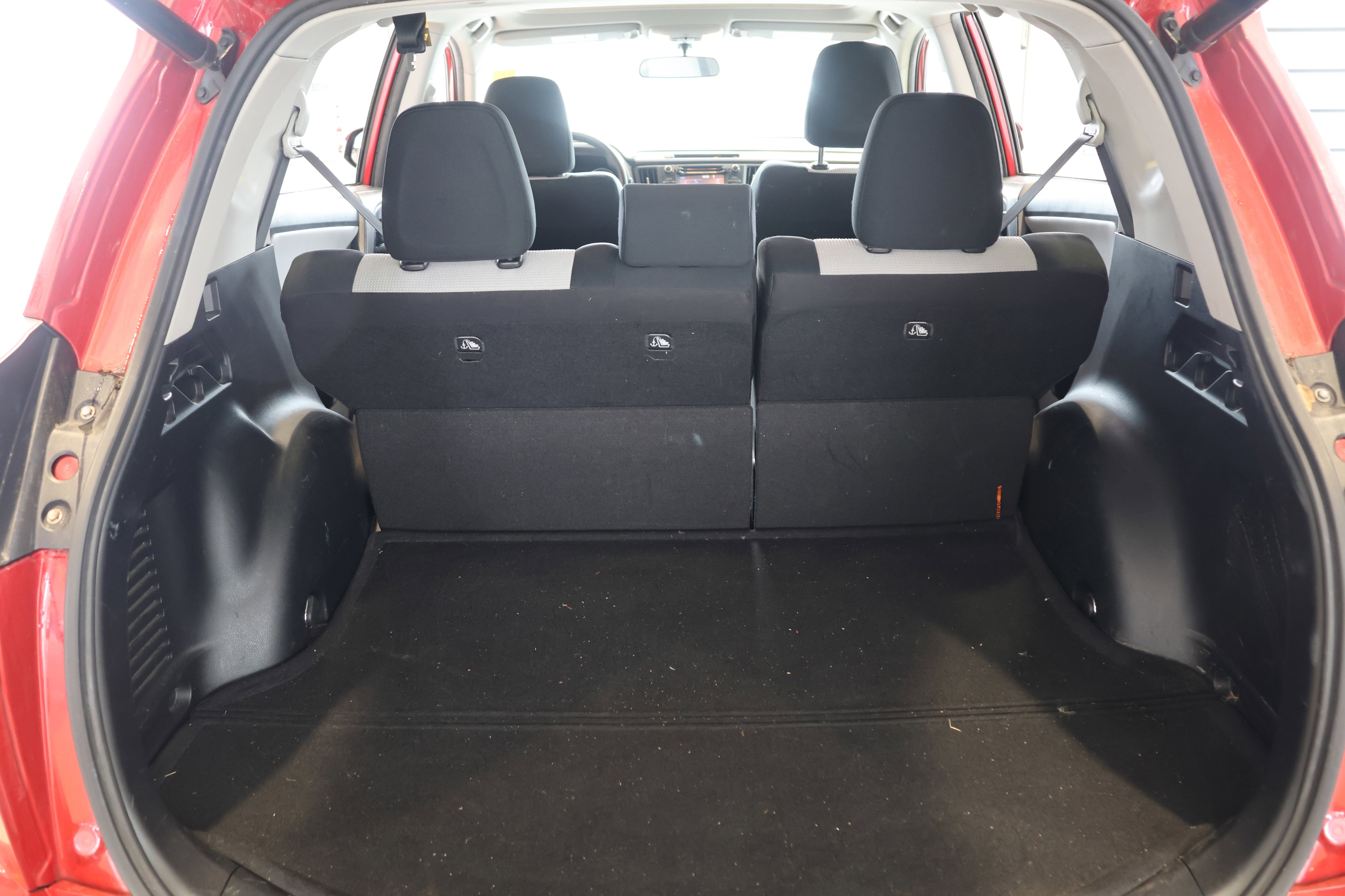 Used 2016 Toyota RAV4 XLE image 33