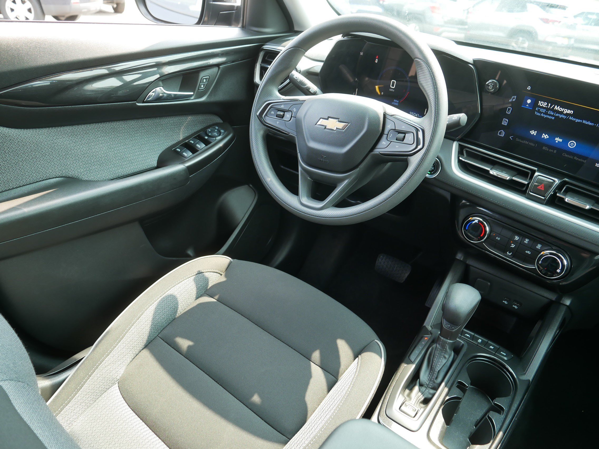 Used 2025 Chevrolet TrailBlazer LT AWD/4WD image 9