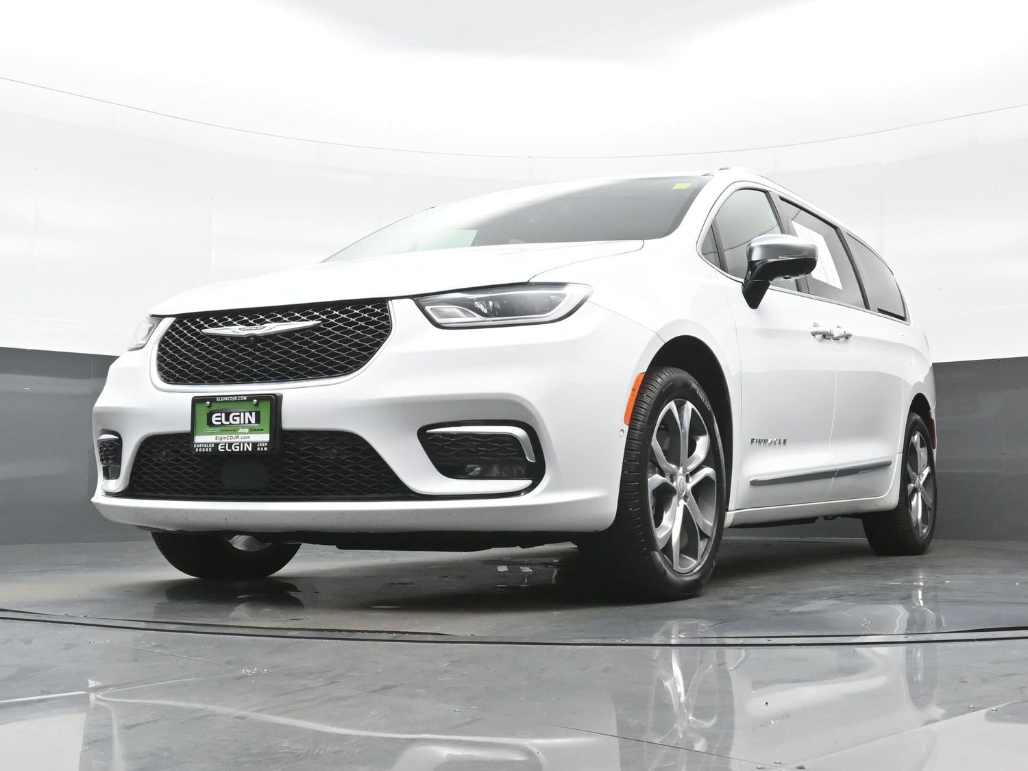 Used 2026 Chrysler Pacifica Pinnacle AWD/4WD image 32