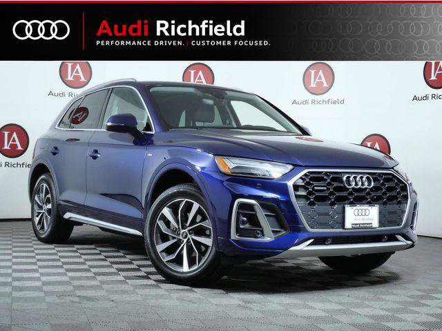 Used 2023 Audi Q5 2.0T Premium w/ Convenience Package AWD/4WD image 1
