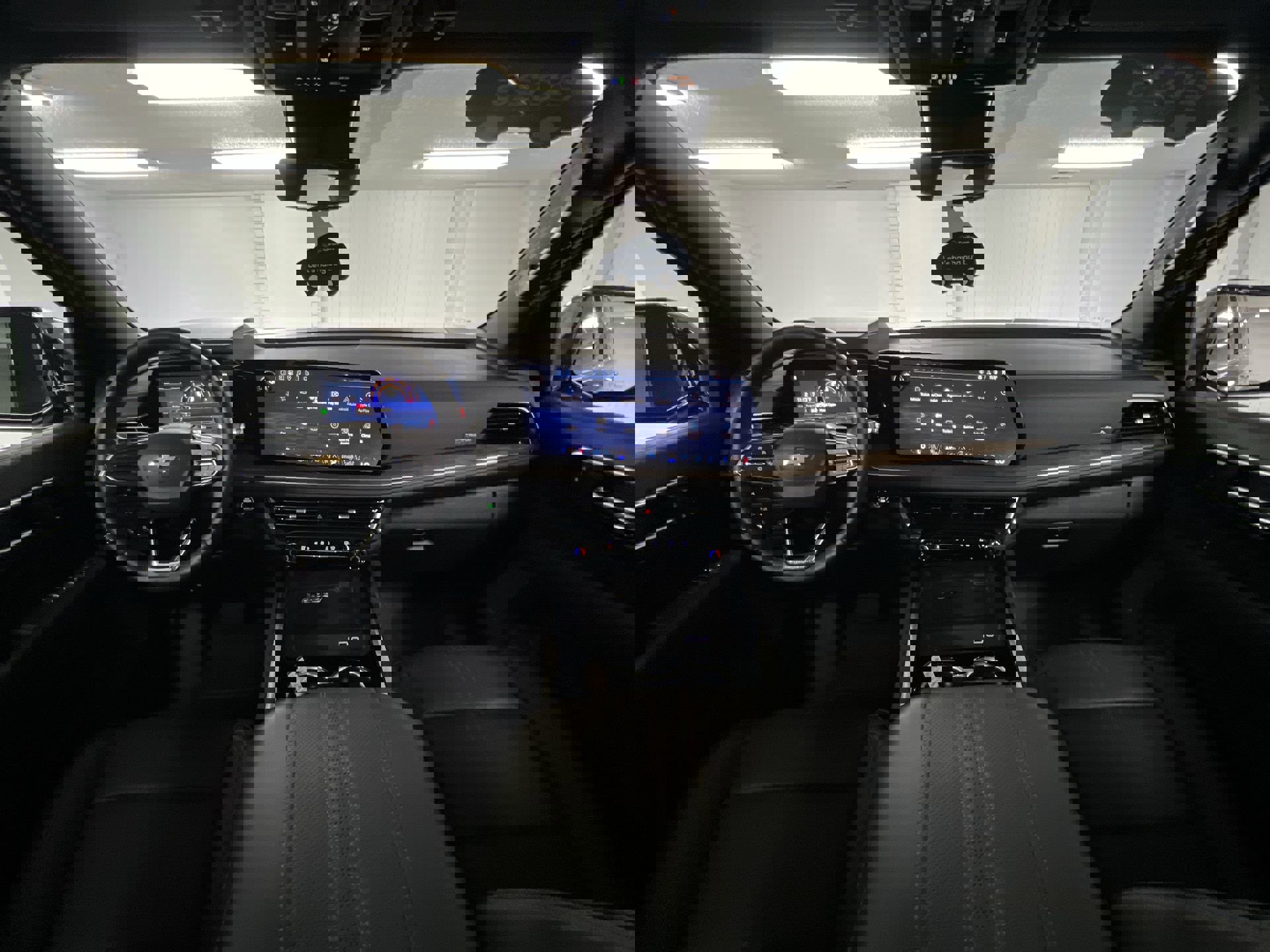 Certified 2025 Chevrolet Suburban High Country image 77