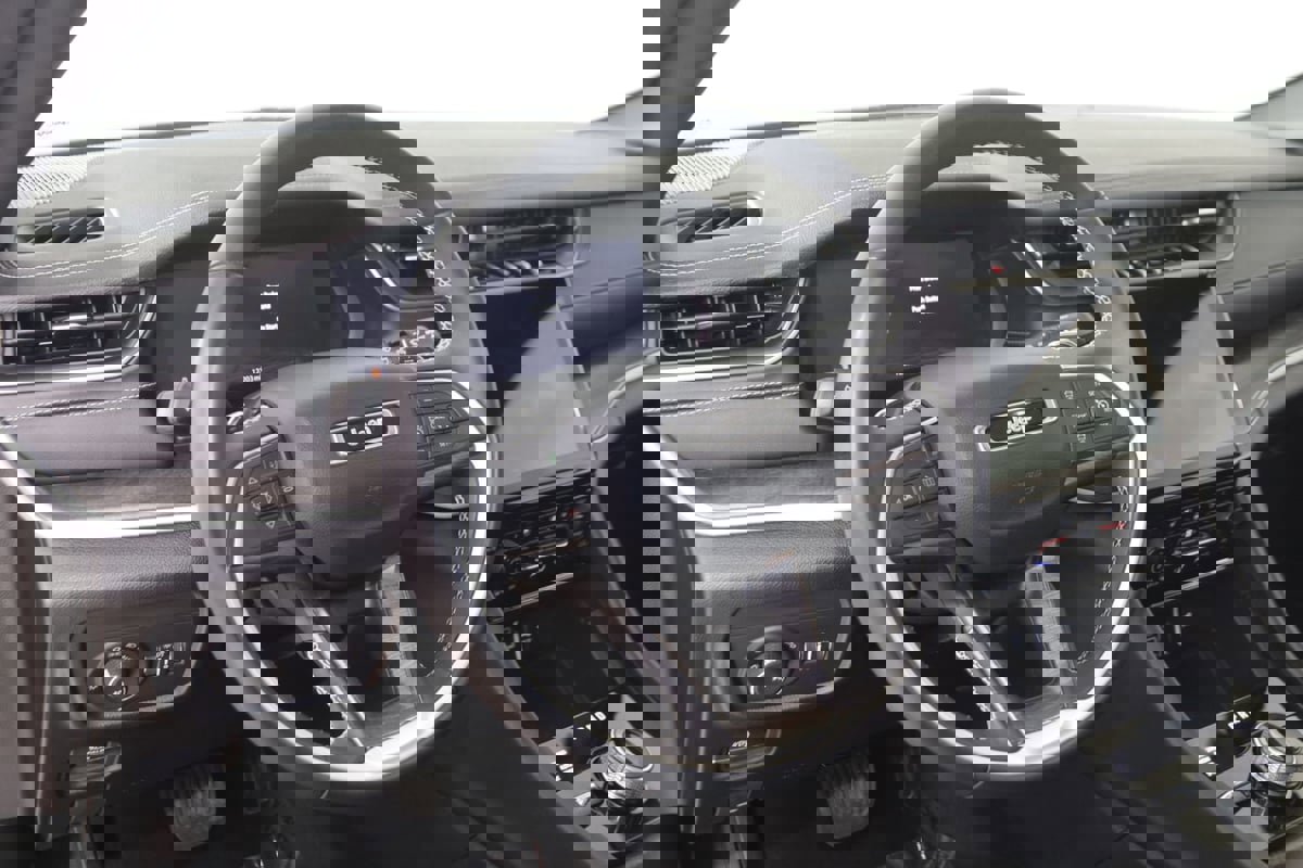 Used 2024 Jeep Grand Cherokee Limited w/ Luxury Tech Group II image 6