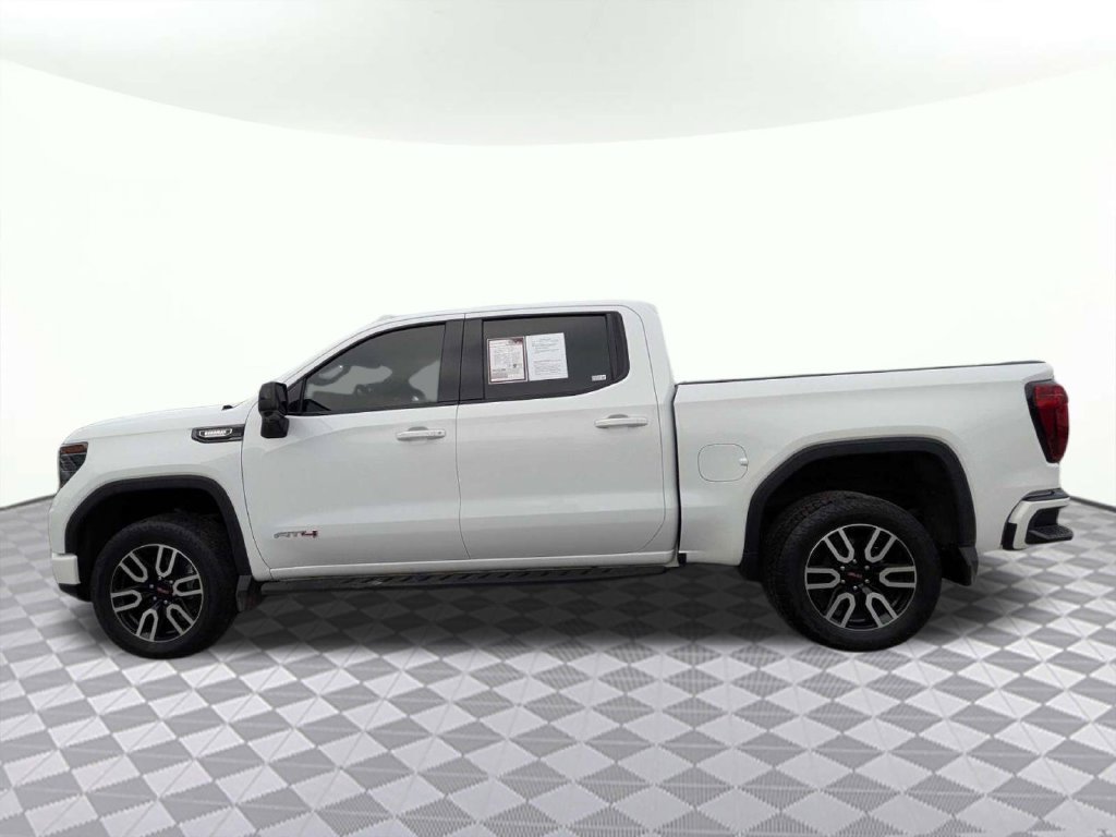 Used 2024 GMC Sierra 1500 AT4 w/ AT4 Premium Package AWD/4WD image 6