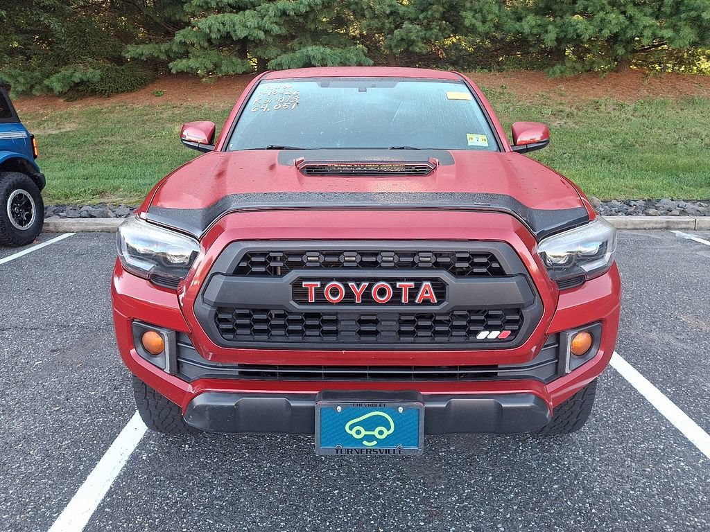 Used 2017 Toyota Tacoma TRD Sport w/ Tow Package (A/T) AWD/4WD image 2