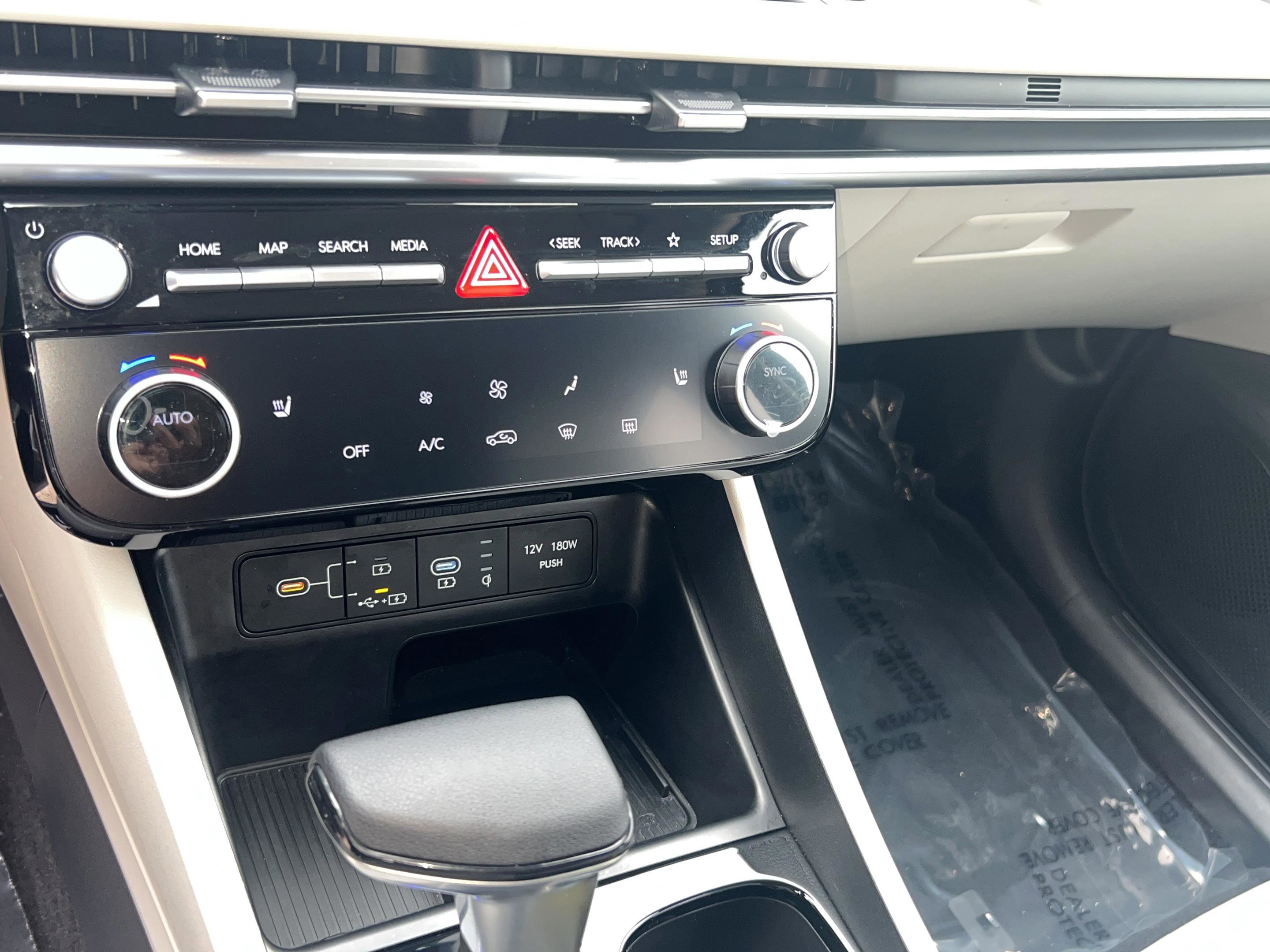 Certified 2025 Hyundai Tucson SEL image 11