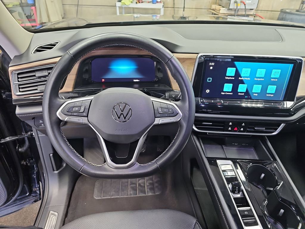 Used 2024 Volkswagen Atlas SE FWD image 16