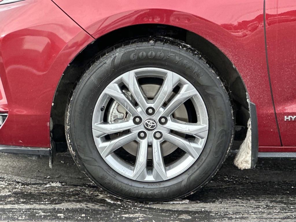 Certified 2021 Toyota Sienna XSE image 9