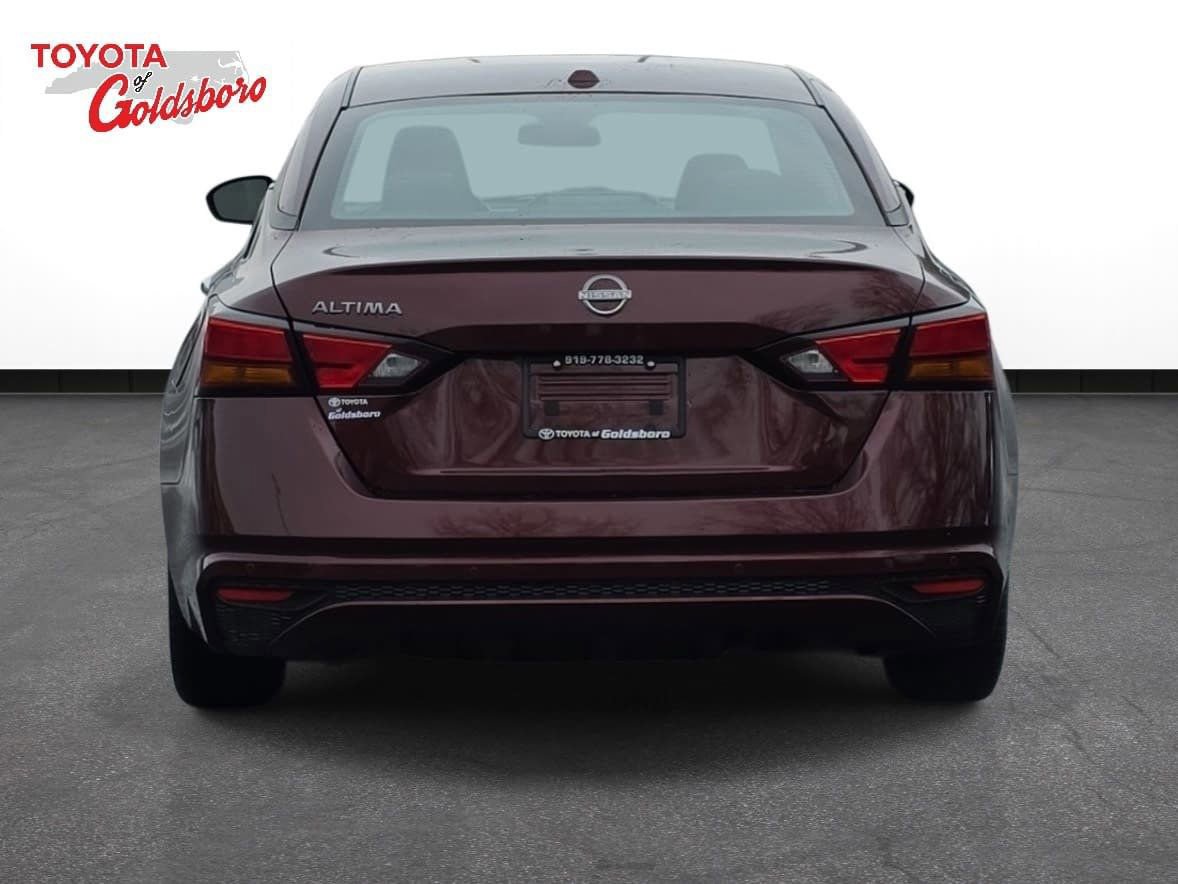 Used 2025 Nissan Altima 2.5 SV image 6