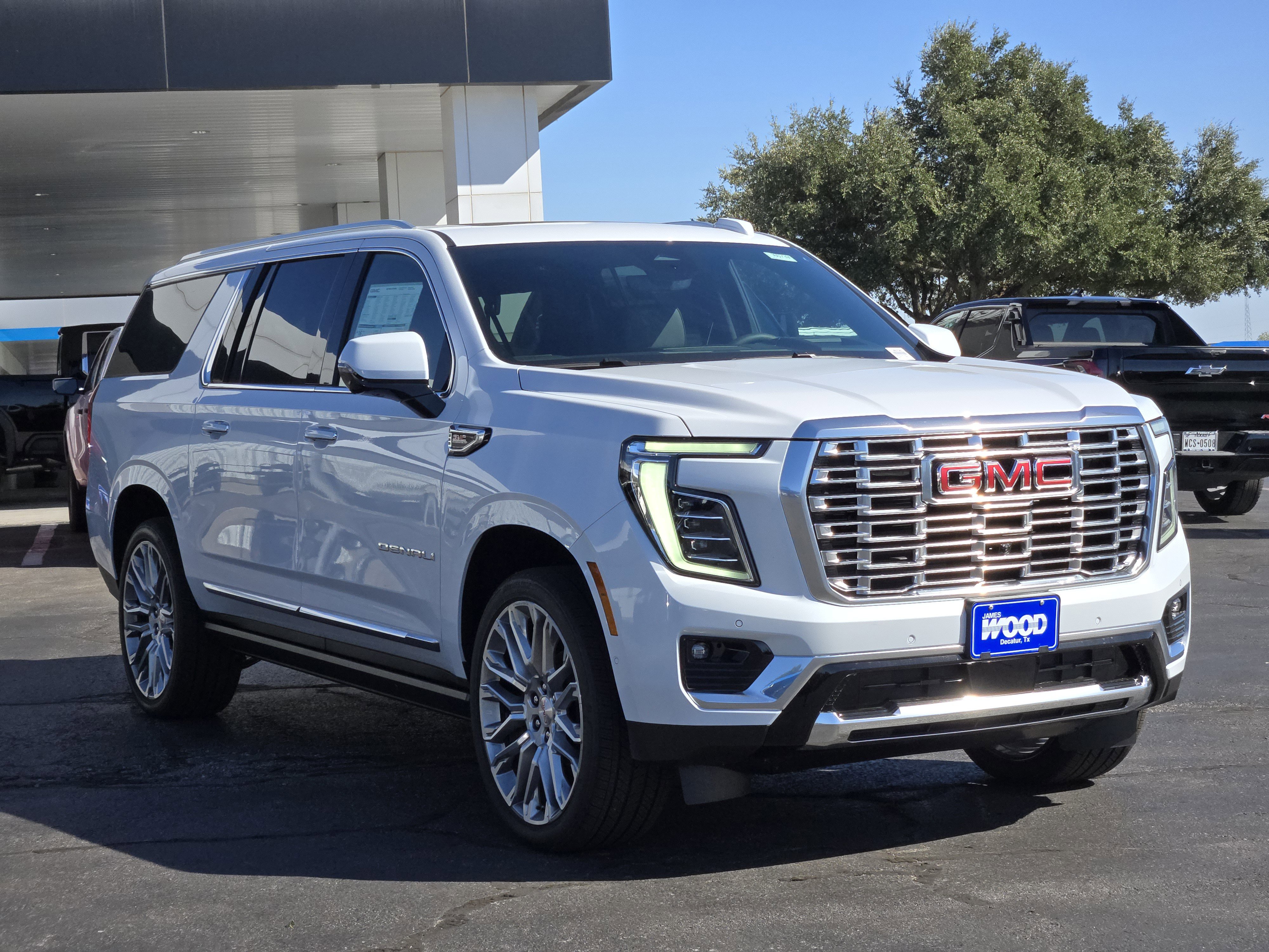 New 2026 GMC Yukon XL Denali w/ Denali Reserve Package image 2
