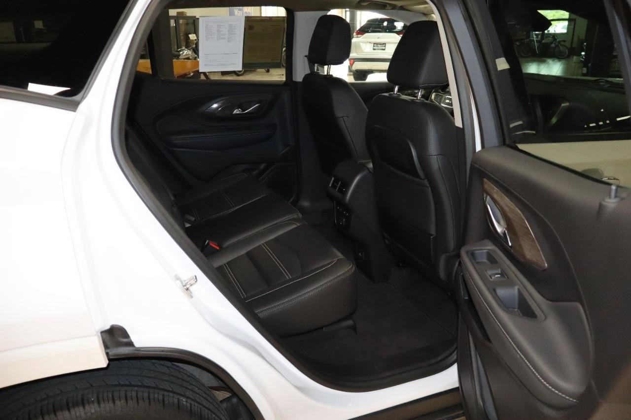 Used 2024 GMC Terrain Denali w/ Denali Premium Package AWD/4WD image 33