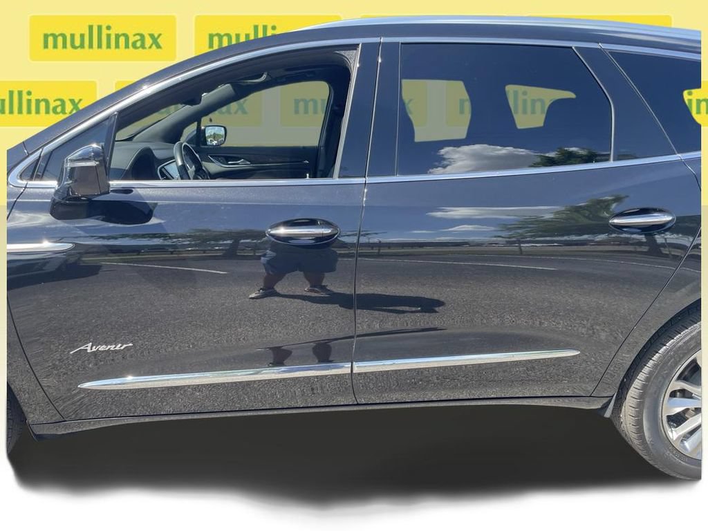 Used 2023 Buick Enclave Avenir w/ Avenir Technology Package AWD/4WD image 6