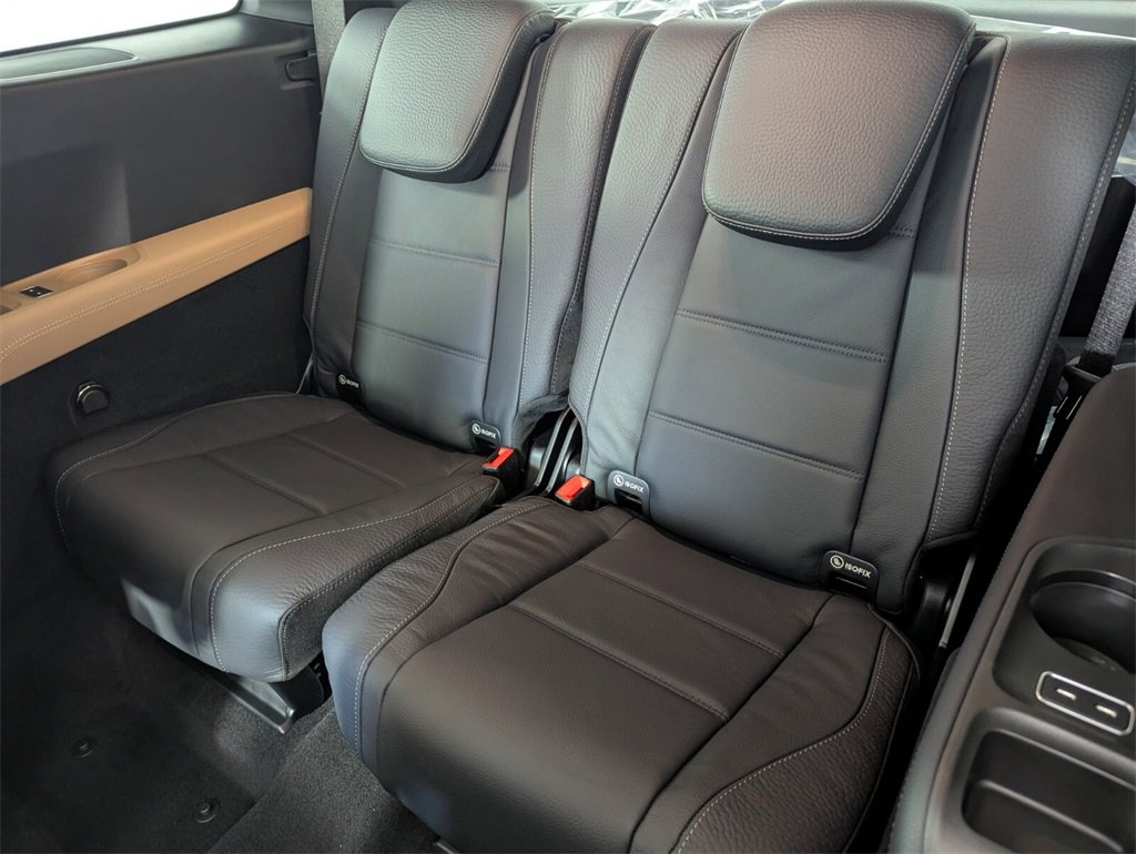 New 2026 Mercedes-Benz GLS 450 4MATIC image 15