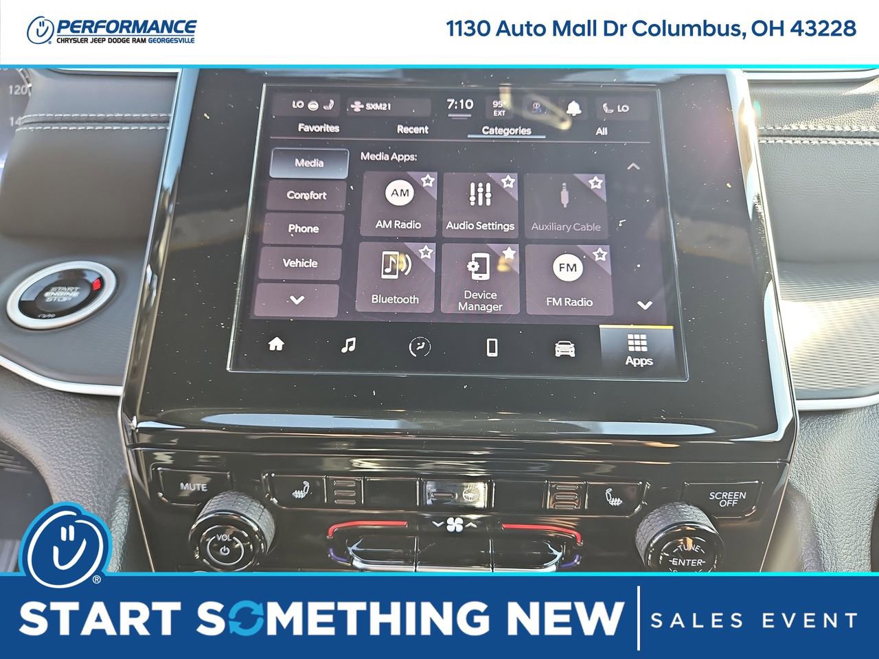 New 2025 Jeep Grand Cherokee L Laredo image 24