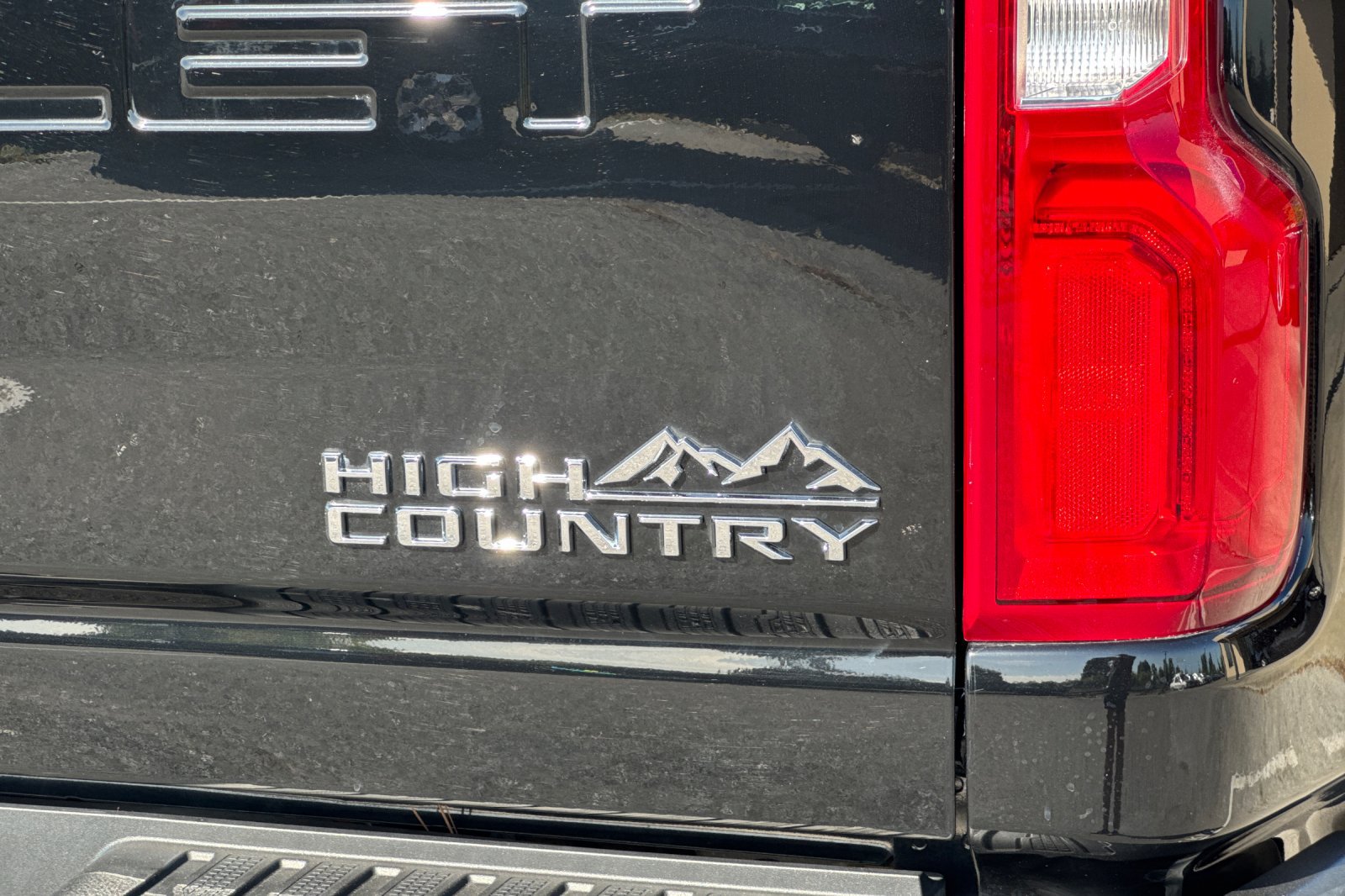 Used 2022 Chevrolet Silverado 3500 High Country w/ Safety Package II AWD/4WD image 34