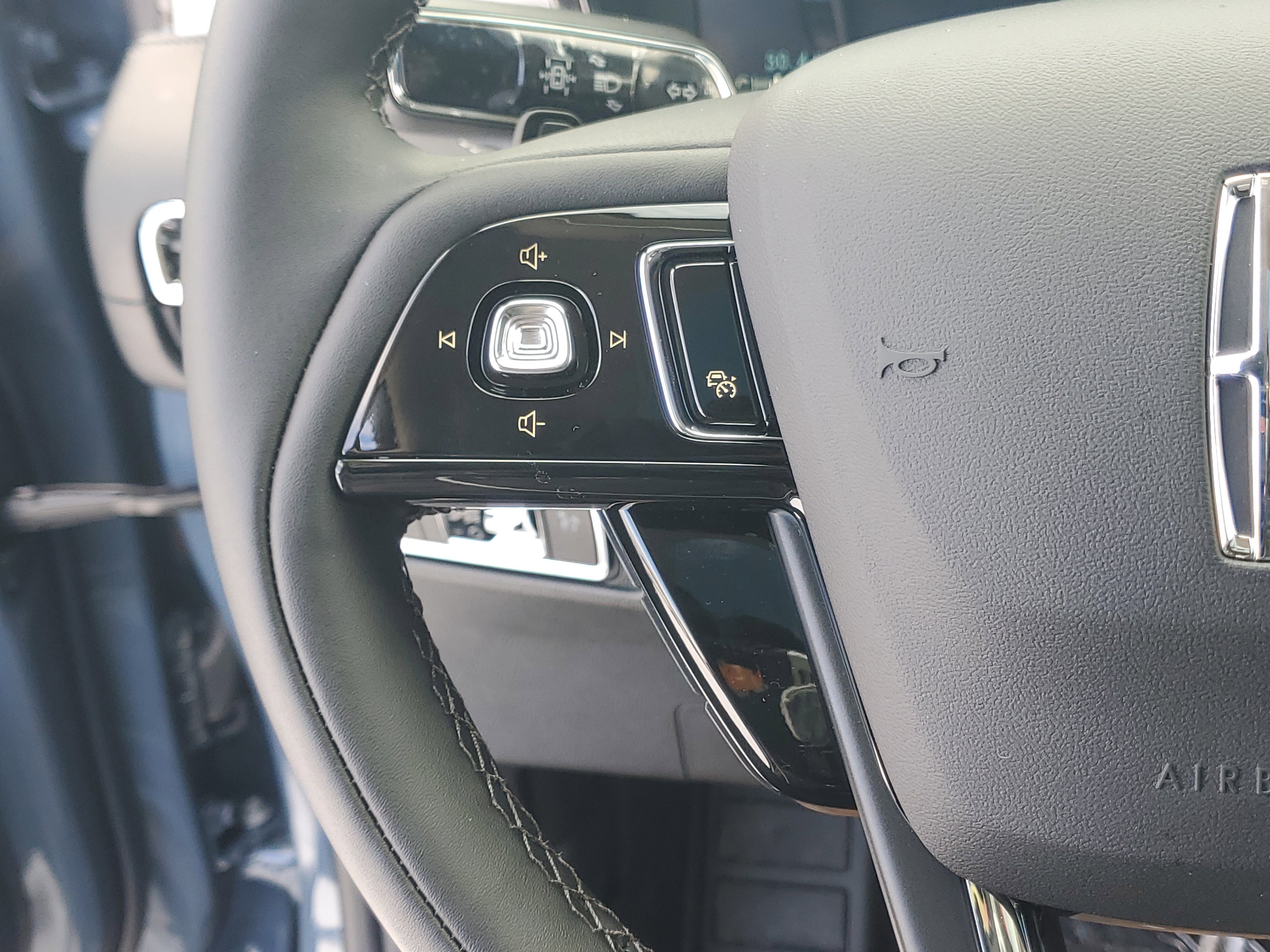 New 2026 Lincoln Corsair Premiere image 17