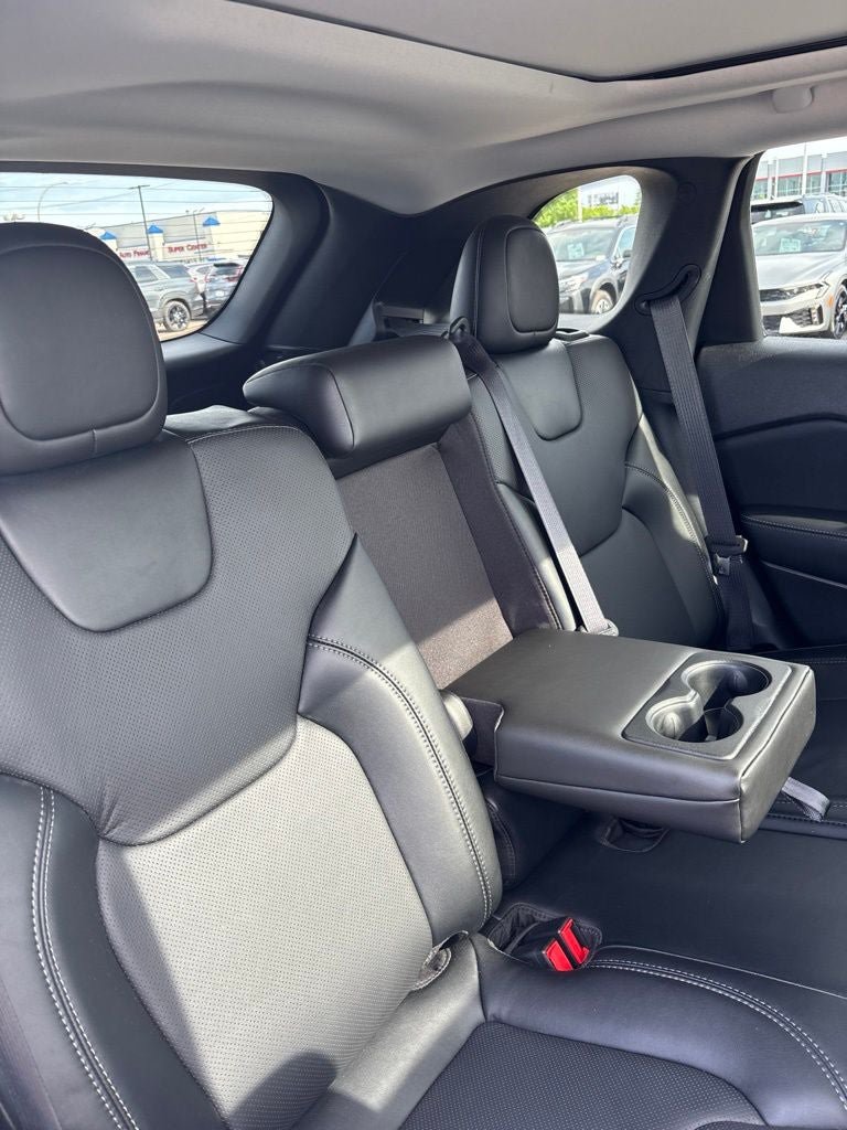 Used 2022 Jeep Cherokee Limited AWD/4WD image 30