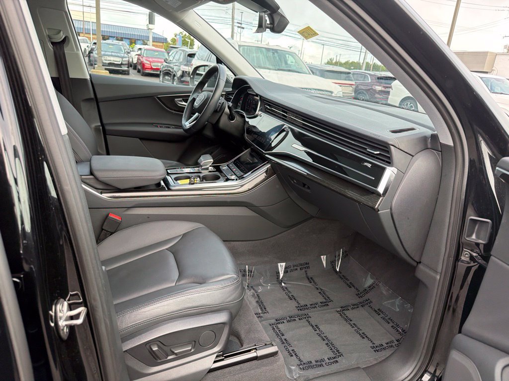 Used 2023 Audi Q7 3.0T Premium AWD/4WD image 15