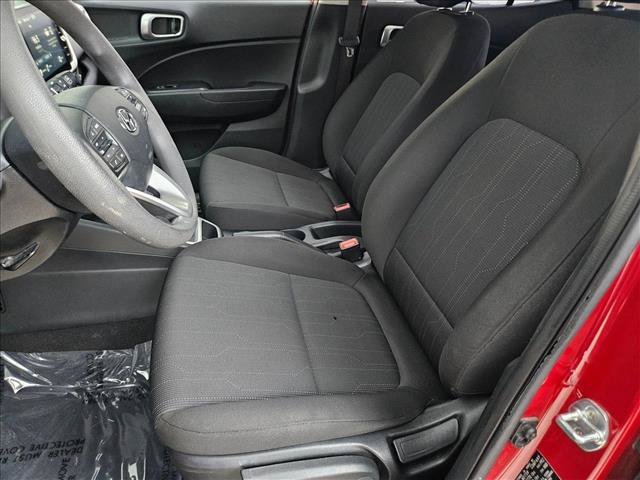 Used 2021 Hyundai Venue SE FWD image 15