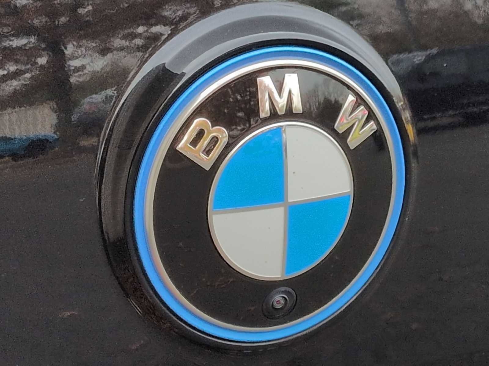 Certified 2025 BMW iX xDrive50 w/ Premium Package image 12