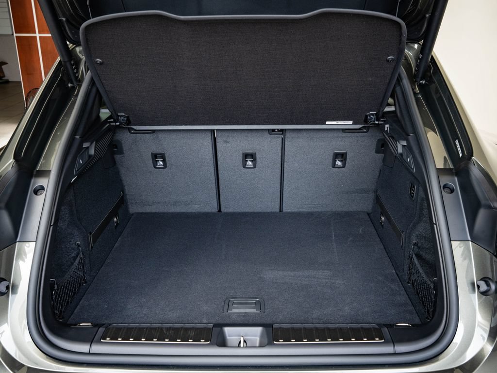 New 2026 Porsche Macan 4 Electric AWD/4WD image 21
