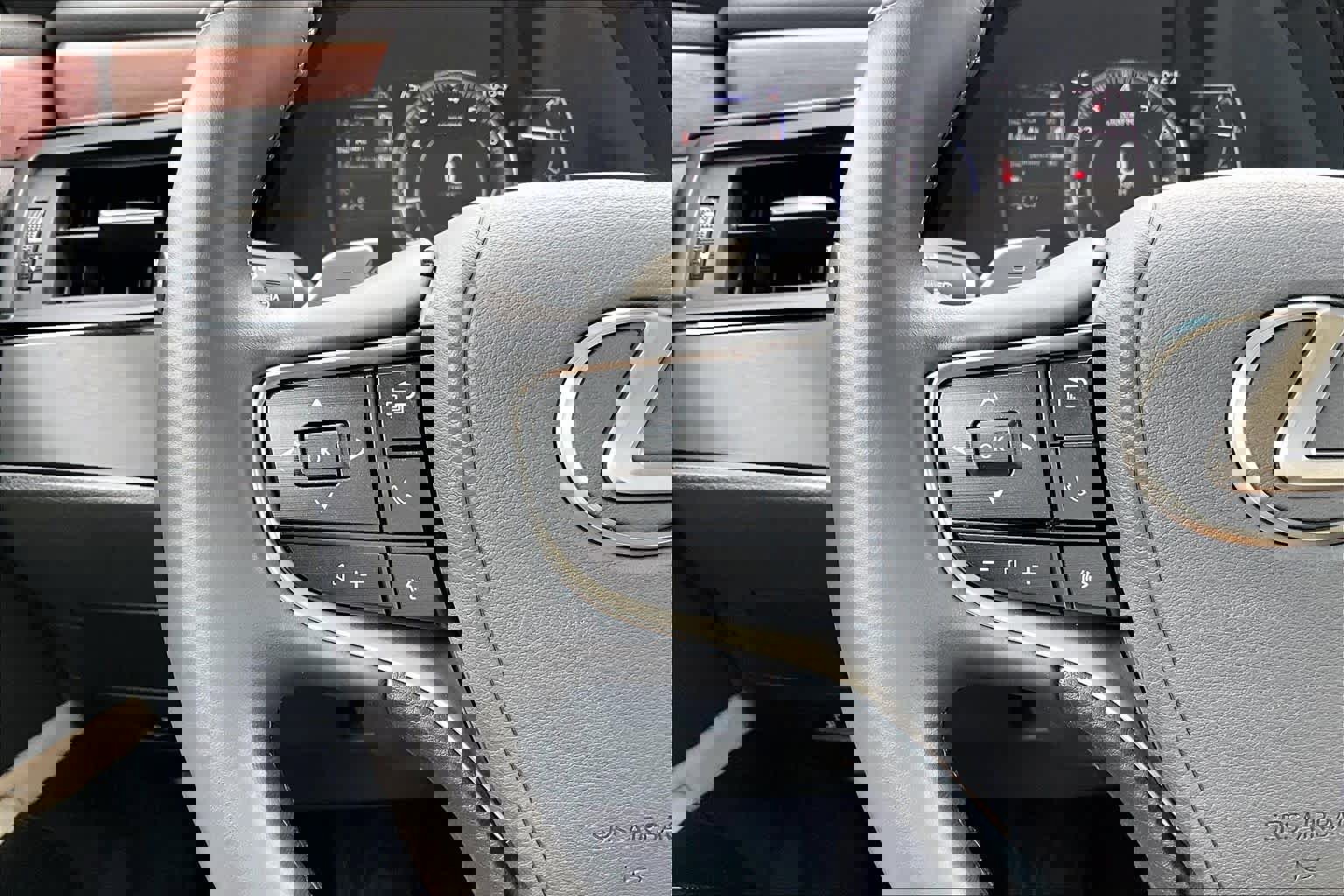 Used 2025 Lexus ES 350 w/ Premium Package image 24