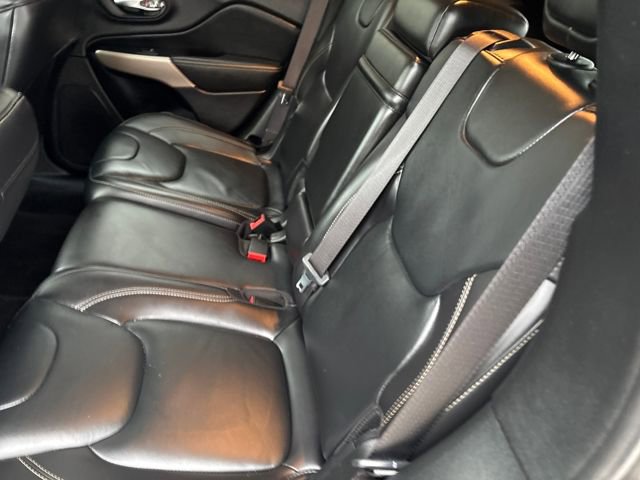 Used 2017 Jeep Cherokee Limited image 10