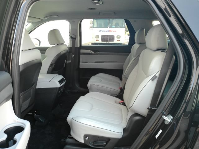 Used 2024 Hyundai Palisade SEL FWD image 17