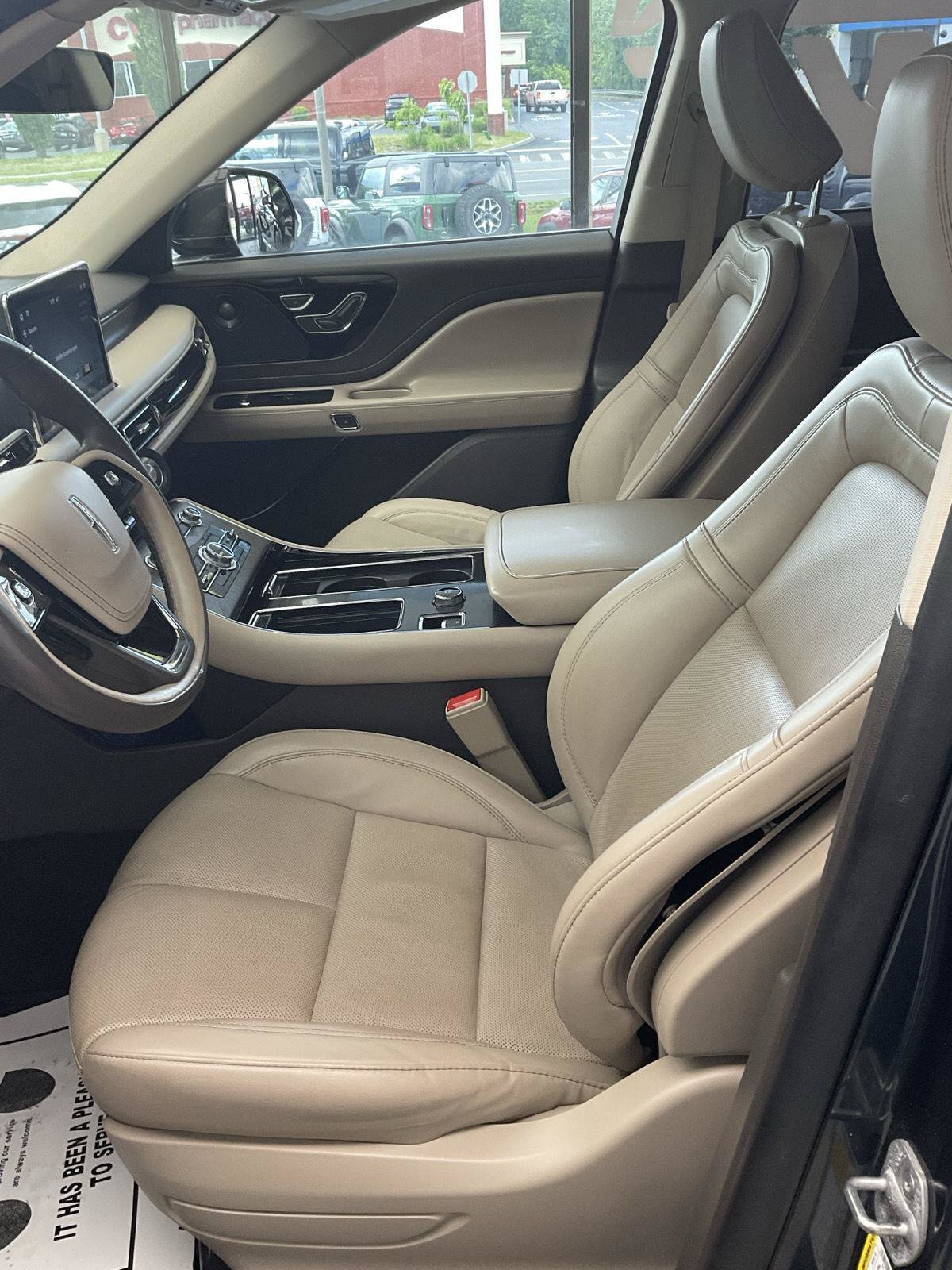 Used 2022 Lincoln Aviator Reserve AWD/4WD image 8