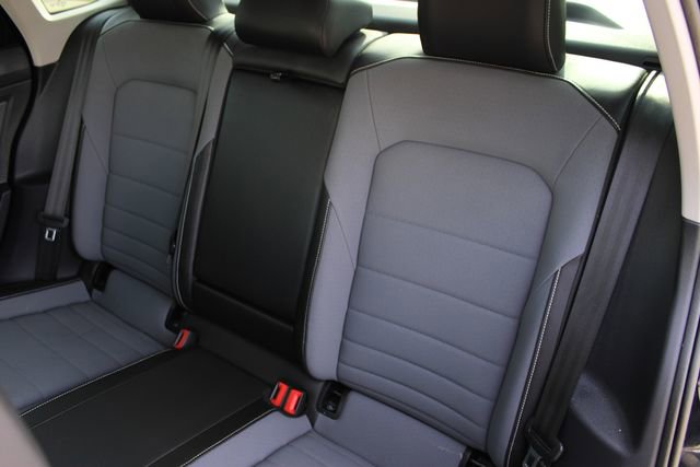 Used 2025 Volkswagen Jetta SE w/ Sunroof Package image 22