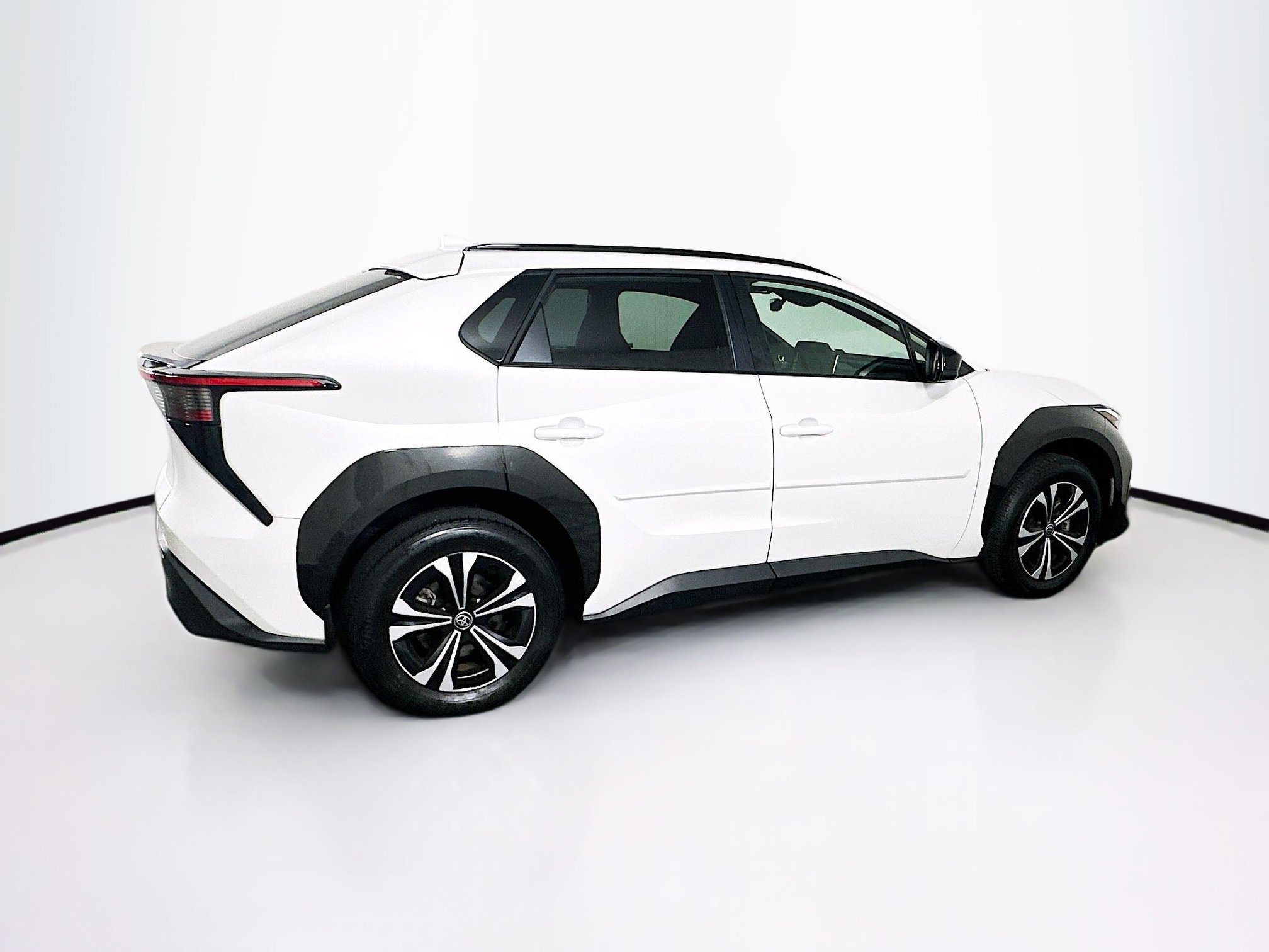Used 2024 Toyota bZ4X XLE w/ Weather Package FWD image 10