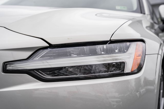 Used 2021 Volvo S60 T5 Momentum w/ Protection Package Premier image 14