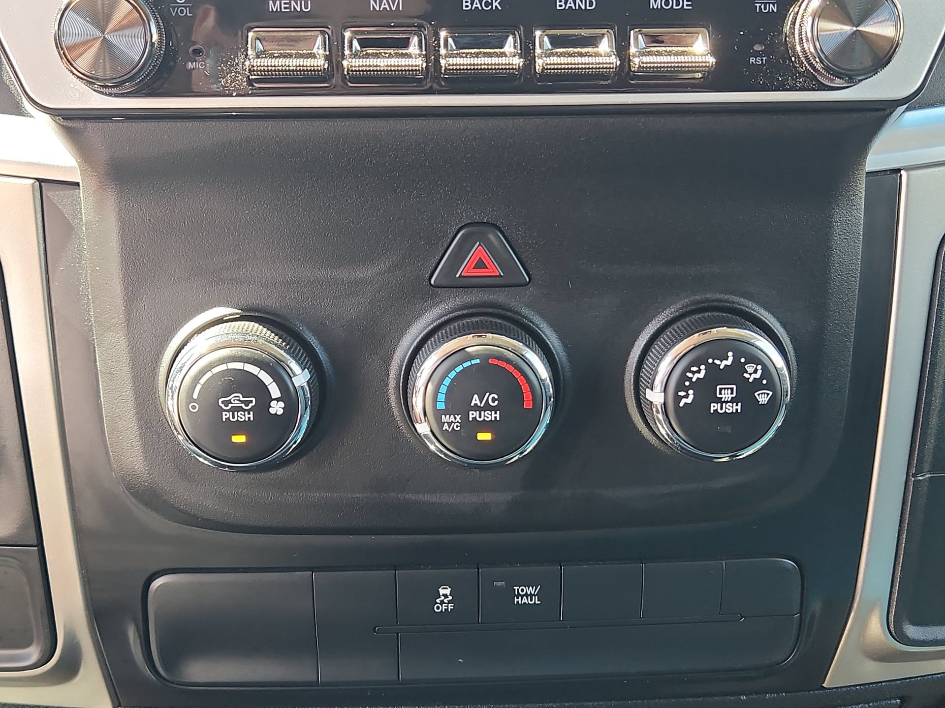 Used 2017 RAM 1500 Classic SLT RWD image 16