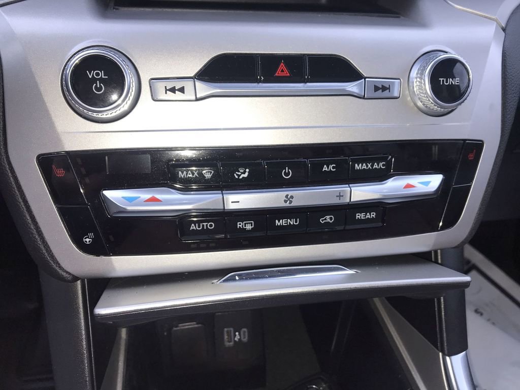 Used 2021 Ford Explorer XLT w/ Equipment Group 202A image 19