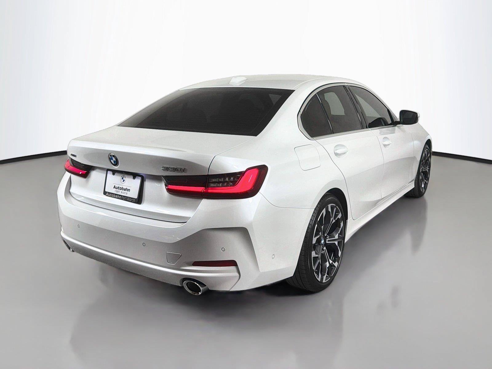 New 2026 BMW 330i xDrive Sedan w/ Convenience Package AWD/4WD image 5