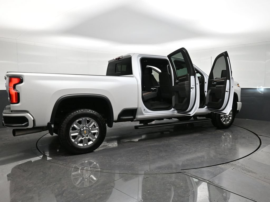 Used 2025 Chevrolet Silverado 2500 High Country w/ High Country Premium Package AWD/4WD image 25
