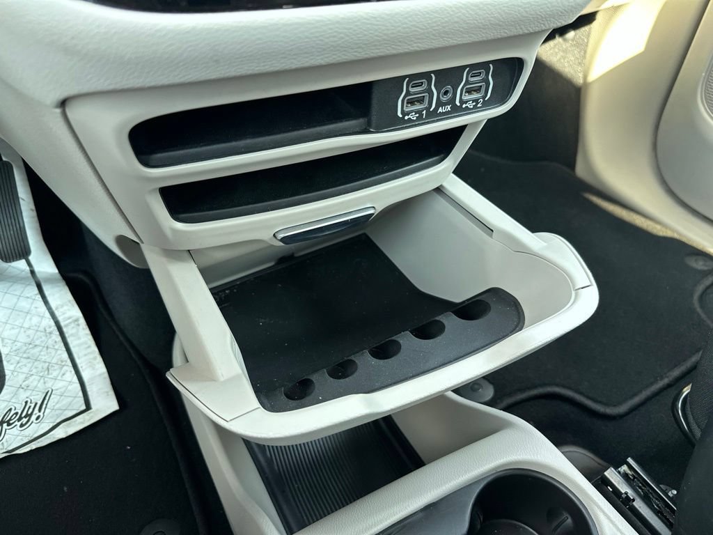Used 2023 Chrysler Voyager LX FWD image 28