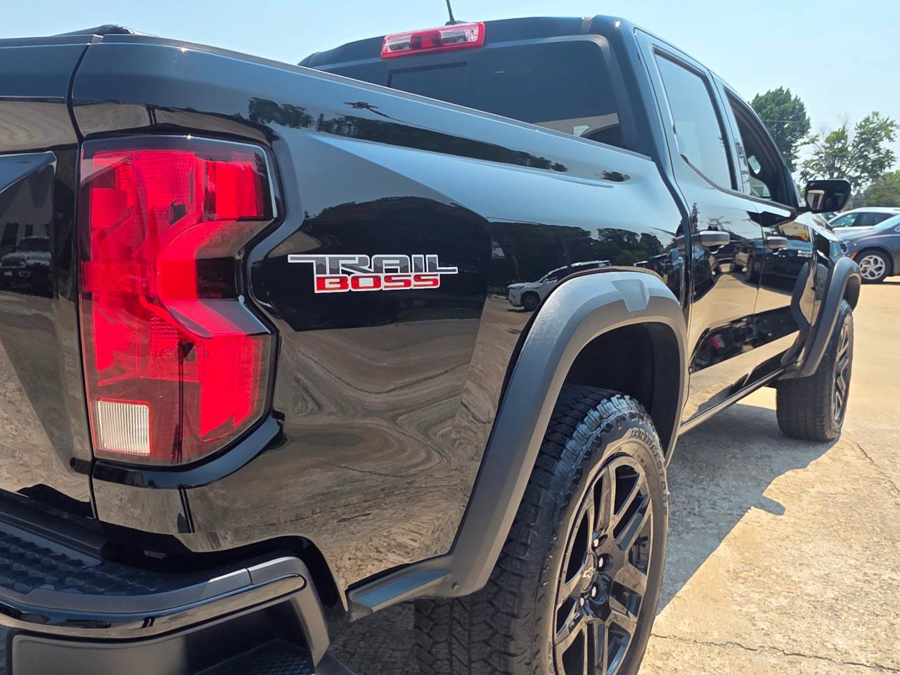 Used 2025 Chevrolet Colorado Trail Boss AWD/4WD image 20