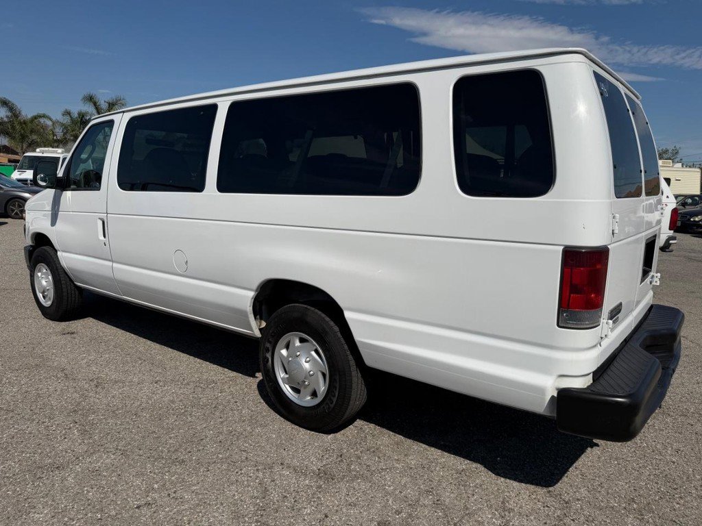 Used 2008 Ford E-350 and Econoline 350 Extended Wagon Super Duty RWD image 9