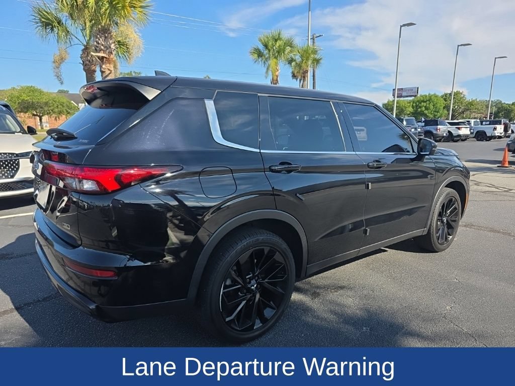 Used 2023 Mitsubishi Outlander SE Black Edition AWD/4WD image 8