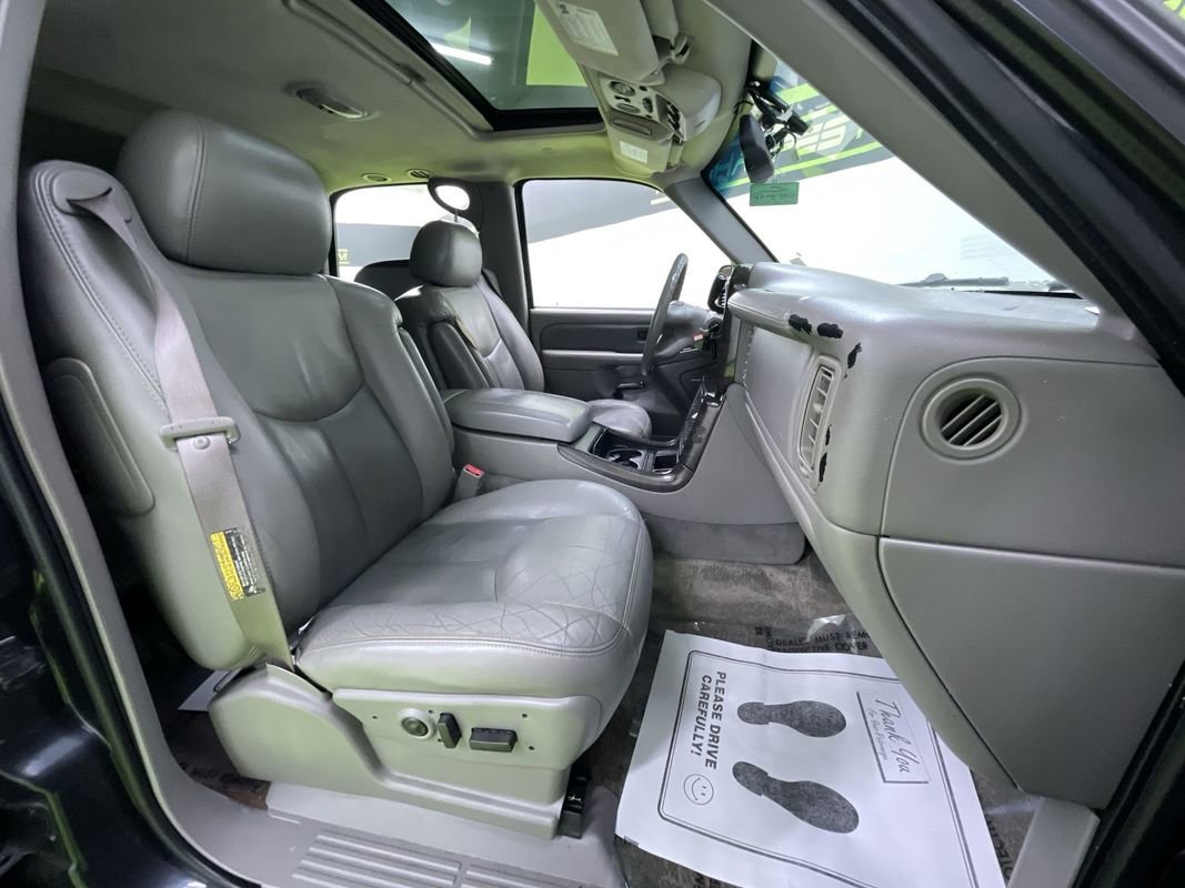Used 2003 GMC Yukon Denali image 30