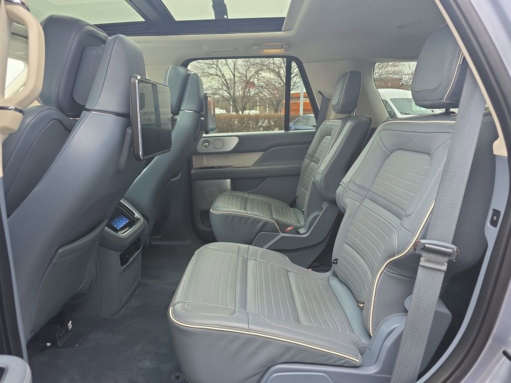 Used 2022 Lincoln Navigator Black Label image 40