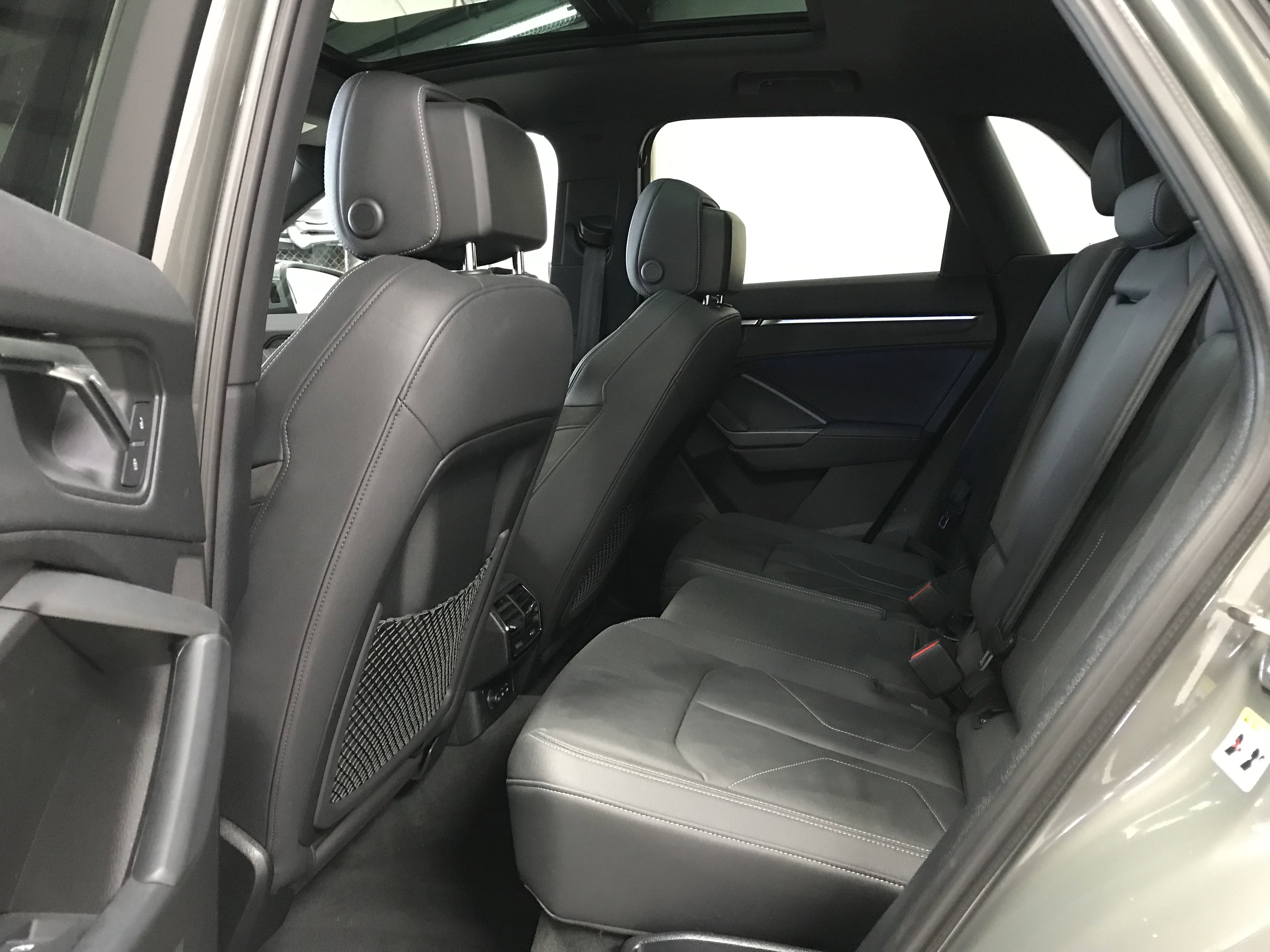 Used 2023 Audi Q3 2.0T Premium Plus w/ Premium Plus Package image 9