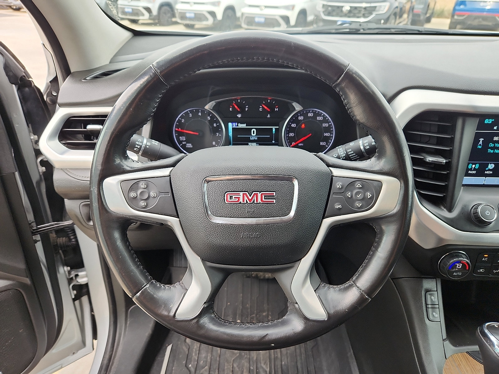 Used 2018 GMC Acadia SLE image 16