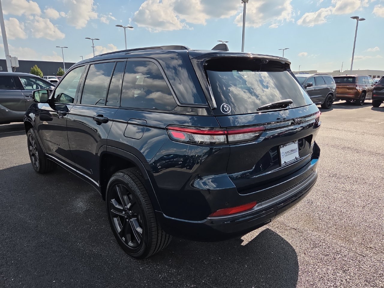 New 2027 Jeep Grand Cherokee Limited AWD/4WD image 29