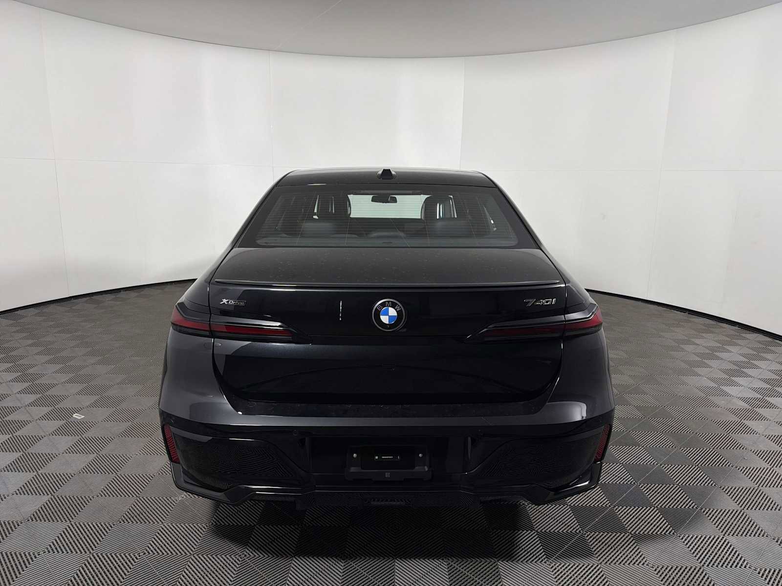 New 2026 BMW 740i xDrive w/ Executive Package AWD/4WD image 2
